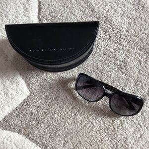 💯 authentic Marc by Marc Jacobs chic black sunglasses ✨